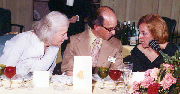 Dorothy Hodgkin, S.C. Abrahams y S. Martínez-Carrera